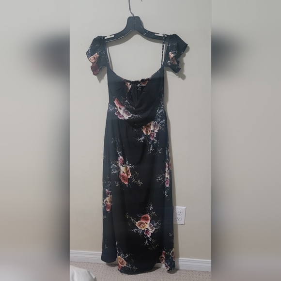 NWT Misguided Black Floral Wrap Dress Size Medium. - Picture 12 of 12
